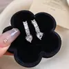 Pendientes de botón con forma de corazón C de Circonita Cúbica de Aguja Plateada Pendientes Exquisitos de Personalidad Europea y Americana Pendientes Versátiles de Gama Alta de Nicho para Mujer