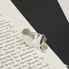 Anillo Abierto en Forma de Corazón para Mujer, Combinación de Colores Dorado y Plateado, Diseño Único, Estilo Minimalista, Anillo Versátil para Apilar, Adecuado para Uso Diario, Sencillo y de Alta Gama