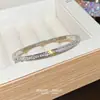 Pulsera de Acero de Titanio que No se Desvanece para Mujer, Galvanizado al Vacío de 18K, Pulsera con Cierre de Moda Versátil, Joyería Transfronteriza