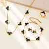 Set de Joyería de Acero de Titanio de Cuatro Piezas con Trébol de Cuatro Hojas de la Suerte de Venta Caliente, Elegante y Lujoso Set de Trébol de Cuatro Hojas de Acero de Titanio