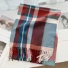 2026 Novo Cachecol Xadrez Color Block de Alto Padrão para Outono e Inverno, Cachecol Quente Espesso para o Inverno, Xale Atmosférico com Franjas
