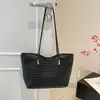 Bolsa Tote Nueva de Otoño 2026 para Viajes Diarios Bolso de Hombro Único Retro de Gama Alta Bolso de Mano de Gran Capacidad Bolsas para Mujer al por Mayor