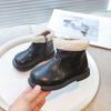 Botas Pequenas de Couro para Crianças 2025 Novas Botas de Veludo para Meninas, Botas Curtas Versáteis e Estilosas, Botas de Moda Quentes para Bebês