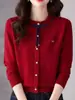 Nova Moda Outono e Inverno Gola Redonda Malha Fashion com Cadarço Design de Cor Pura Malha de Manga Longa Camisa Base Versátil Feminina