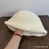 Sombrero de Pescador Retro Japonés de Punto Grueso con Borde Enrollado para Otoño e Invierno, Sombrero de Cubo para Rostro Delgado con Circunferencia de Cabeza Grande, Sombrero de Lana Cálido para Proteger los Oídos, Moderno