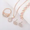 Venta Caliente Transfronteriza Lujo Ligero Geometría de Diamante Collar Anillo Pendientes Juego de 4 Piezas Joyería Moda Joyería Versátil Traje