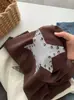 Camiseta de manga larga off-shoulder con estampado de estrella de cinco puntas tachonada para mujer, top de moda coreana de moda para otoño 2026
