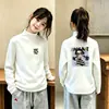 Blusa de base para meninas outono e inverno média e grande crianças meninas bebê roupa íntima gola alta estilosa infantil quente top t