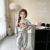 Conjunto de Sudadera y Pantalones para Niñas Dulces Dibujo de Lazo Nuevo Estilo Manga Larga Cuello Redondo Primavera y Otoño Más Vendido Elegante de Moda Dos Piezas