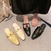 Mules cerrados de nuevo estilo para mujer 2026, de suela plana, sin talón, zapatos casuales, mocasines ligeros para deslizar, zapatos de punta redonda