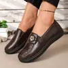 Zapatos de tela tradicionales de Pekín personalizados de talla grande para mujer, adecuados para madres de mediana edad y mayores, modelos de primavera y otoño, suela suave antideslizante, zapatos ligeros para abuelas