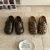 Sandalias de Exterior con Estampado de Leopardo y Punta Cerrada con Soporte Ligero para el Arco, Pantuflas de Verano con Suela Gruesa, Aspecto de Alta Gama, Cómodas y Duraderas, Zapatos Estilo Birkenstock para Mujer