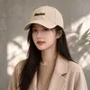 2026 Nuevo Estilo Otoño Temprano Bordado de Letras Versátil Moda Gorra de Béisbol Circunferencia de Cabeza Grande Hace que la Cara se Vea Más Pequeña Protección Solar Gorra Original de Pico de Pato