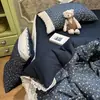 Set de Cuatro Piezas de Gasa con Volantes de Encaje Floral Estilo Retro Francés de Kapok Apto para la Piel Estilo Falda de Cama Sábana Ultra Suave y Funda de Edredón