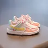 Zapatos de Lona para Niñas Suela Suave Zapatos Casuales para Niños Verano 2025 Nuevo Estilo Zapatos Bicolores para Niñas Versátiles Antideslizantes Deportivos Zapatos para Niños