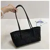 Bolsa de ombro trançada para mulheres, novo modelo de verão, bolsa tote de grande capacidade, bolsa de mão vazada, bolsa estilo cesta para mãe e filha, bolsa de trabalho moderna