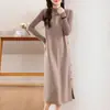 2026 Otoño/Invierno Nuevo Estilo Cuello Redondo Sin Mangas Nuevo Estilo Chino Botón Dividido Elegante Versátil Vestido Suéter Chaleco de Longitud Media para Mujer