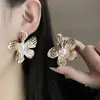 Uau Brincos Estilo Metal Minimalista de Luxo com Coração Vazado de Pérola Floral Retrô Europeu e Americano
