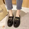 Nuevos zapatos de tacón bajo para mujer 2026 primavera y otoño versátiles moda uniforme suela gruesa mocasines retro estilo británico zapatos pequeños de cuero para mujer
