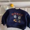 Sudadera de otoño e invierno para niños y bebés, con forro polar, gruesa, diseño de Mickey Mouse de dibujos animados, unisex, lana de alpaca, cuello redondo, sin capucha, top grueso de polar