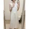 Bonita Bata de Noche Floral sin Mangas para Mujer 2026 Verano Blanca Larga Ligera Lujo Sensación de Alta Gama Se Puede Usar Fuera de Casa Ropa de Casa Talla Grande
