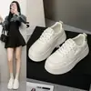 Nuevos modelos de otoño para mujer, zapatillas de entrenamiento alemanas con suelas gruesas y aumento interno de altura, zapatillas casuales de plataforma ultracómodas
