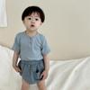 Roupas de Verão Infantis Estilo Fino 2026 Roupas de Verão para Bebês Estilo Coreano Roupas Infantis Conjunto de Camiseta de Manga Curta com Botões e Shorts para Meninos