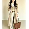 Trench coat de cor contrastante para mulheres, novo estilo outono/inverno 2026, popular este ano, estilo britânico, super estiloso, casaco longo para pessoas altas