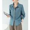 Camisa Jeans Azul Desgastado Vintage para Mulheres, Nova Versátil Camisa Jeans de Algodão em Camadas de Ombro Regular para Primavera e Outono 2025