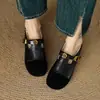 Zapatos Planos Cálidos de Suela Plana con Empalmes para Mujer 2025 Nuevos Zapatos Pequeños de Cuero Peludos de Boca Profunda para Otoño e Invierno
