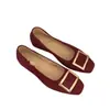 Zapatos planos bajos elegantes de hebilla cuadrada estilo francés, zapatos cuadrados para el trabajo de otoño 2026, mocasines slip-on versátiles y elegantes para mujer