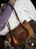 Bolso tote de gamuza vintage para mujer, bolso de hombro versátil de alta gama para el día a día, bolso de mano casual simple de gran capacidad