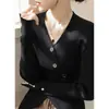 Suéter de malha slim fit com design de botões fashion, gola V para o inverno, novo modelo 2026, barra com fenda, top versátil de manga longa