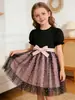 Vestido de Princesa de Malla con Mangas Abullonadas de Doble Capa Corazón de Melocotón para Niñas Vestido Dulce de Verano con Contraste Rosa y Negro y Lazo