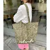 Bolso de Lona con Estampado de Leopardo y Letras Estilo Retro Dulce-Cool para Mujer, Bolso Tote de Gran Capacidad, Estilo Perezoso, Bolso de Hombro Personalizado, Moderno
