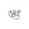 Versión Coreana del Anillo de Perla de Trébol de Cuatro Hojas de Nácar para Mujer, Anillo Sencillo de Diseño Nicho para Dedo Índice con Apertura Ajustable y Anillo Versátil