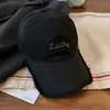 Gorra de béisbol cepillada desgastada para mujer 2024 Nueva para circunferencia de cabeza grande cara que se ve pequeña visera suave parte superior suave ala ancha sombrero beige