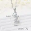 Acessórios de Joias Amazon Joias com Zircônia Incrustada em Cobre Colar com Pingente de Coroa Simples de Camada Única 26 Letras do Alfabeto Inglês