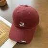 Boné de Baseball Minimalista Bordado com Letras Estilo Japonês para Homens e Mulheres, Moda Outono e Inverno Streetwear Casual Boné de Proteção Solar Que Faz o Rosto Parecer Menor