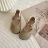 Sapatos de Princesa com Solado Macio para Meninas Estilo Outono Sapatos de Couro Retrô Acabamento em Renda Sapatos de Couro Infantis Mocassins de Couro Fosco Baixos