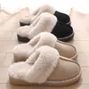 Pantuflas de algodón retro con puño de felpa, engrosadas para retener el calor, con una suela gruesa antideslizante, que ofrecen una sensación de lujo ligero, zapatos de casa de algodón para mujer de punta cerrada