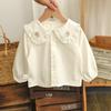 Camisa de primavera y otoño para niñas, estilo occidental, con personalidad infantil, moderna, dulce y linda, con encaje y dibujos animados bordados.