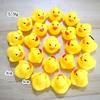 Mini Pato Amarelo Bebê Sibila Brinquedo de Brincar na Água de Verão Pato Amarelo de Banho Brinquedo Sonoro Infantil