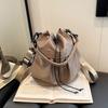 2023 nuevo bolso de cubo de alta gama para mujer de moda otoño e invierno retro versátil popular este año bolso bandolera de hombro