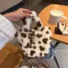 Bolsa de mano de felpa con estampado de corazones estilo coreano, con un lindo diseño de bloques de color, gran capacidad y portabilidad, perfecta para ir al trabajo y el uso diario