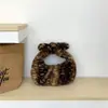 Bolsa de mão nuvem estilosa de alta qualidade, moda outono 2026, nova bolsa de pelúcia, bolsa de bolinho estilosa feminina