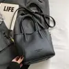 Bolso Pequeño de Moda Popular para Mujer, Versátil Modelo Nuevo 2025, Bolso Cruzado Sencillo, Bolso Tipo Cubo Estilo Coreano