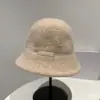 Sombrero de Cubo Nuevo Estilo Coreano Otoño e Invierno para Mujer, Moda Simple Japonesa, Sombrero de Cubo Adelgazante, Caliente Versátil de Moda para Exteriores