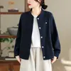 Foto real de la chaqueta de béisbol holgada, adelgazante, talla grande para otoño/invierno 2026, cárdigan versátil con mangas raglán, moda para mujer