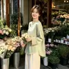 Qualidade garantida, seda, redutor de idade, elegante, plus size, estilo chinês, novo design chinês, cetim, padrão floral sutil, camisa de outono de alta qualidade